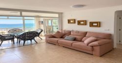 Espectacular apartamento situado en quinta planta del Edificio Edén, en primera línea de la playa del Racó de Cullera