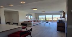 Fabuloso apartamento totalmente reformado ubicada en la tercera planta de un edificio con ascensor, lo que garantiza comodidad y accesibilidad