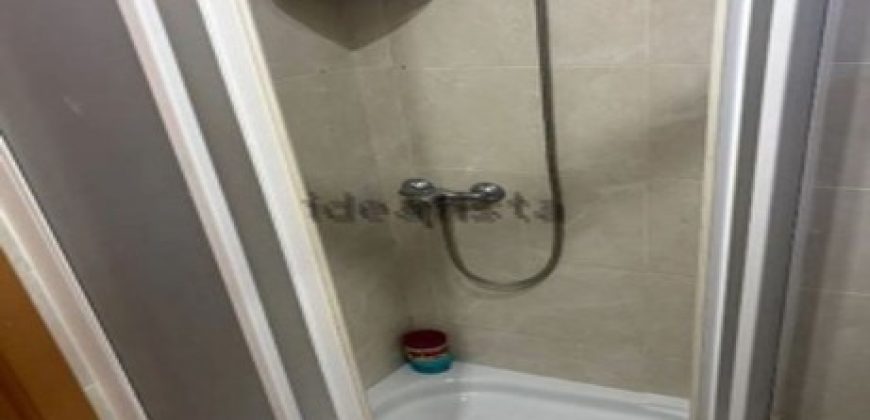 Este espectacular apartamento ubicada en la segunda planta te ofrece la vida costera que siempre has soñado.