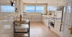 Espectacular apartamento situado en quinta planta del Edificio Edén, en primera línea de la playa del Racó de Cullera